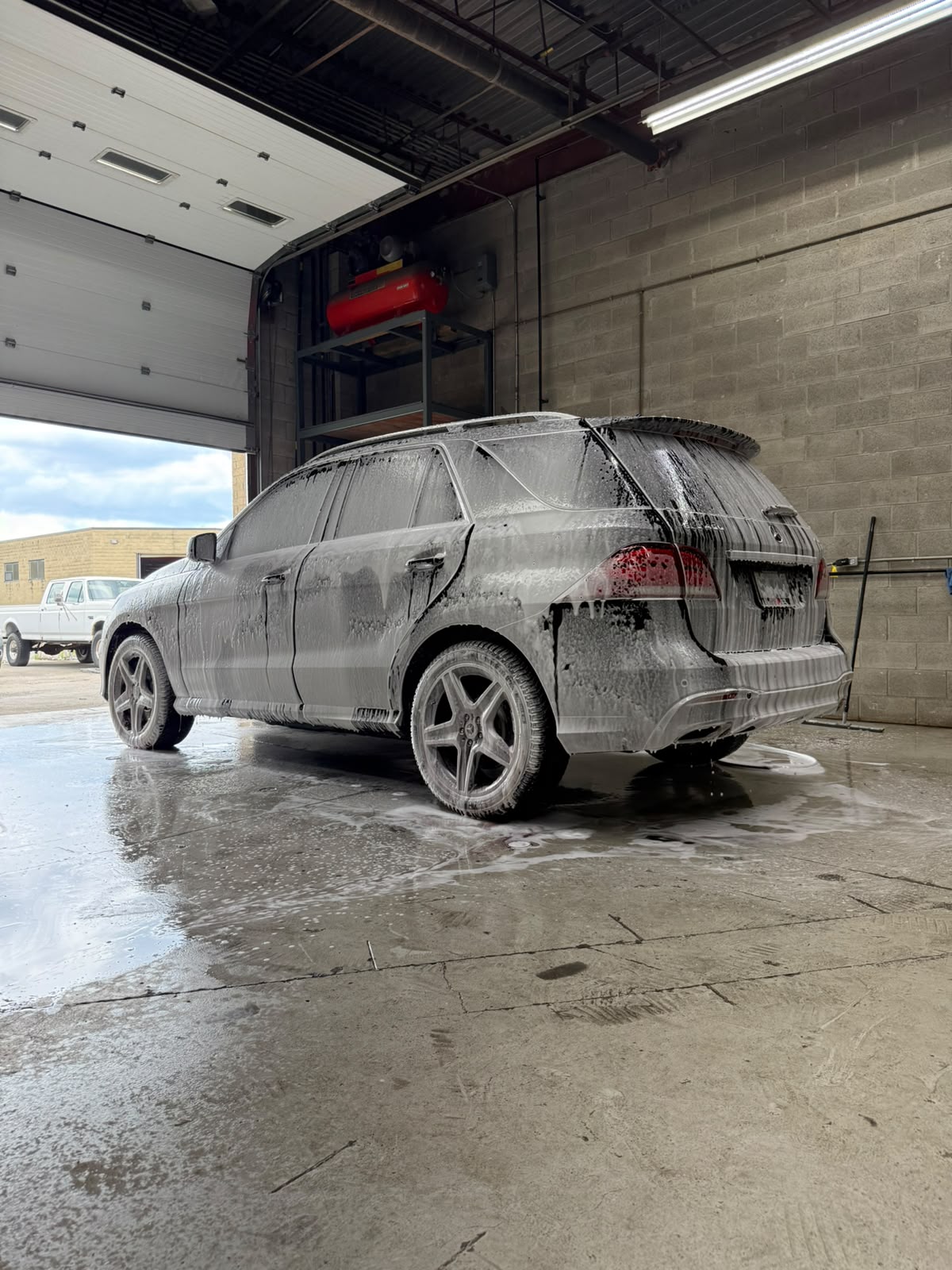 Mercedes-Benz ML 350 — Thick Snow Foam Cannon Pre-Soak