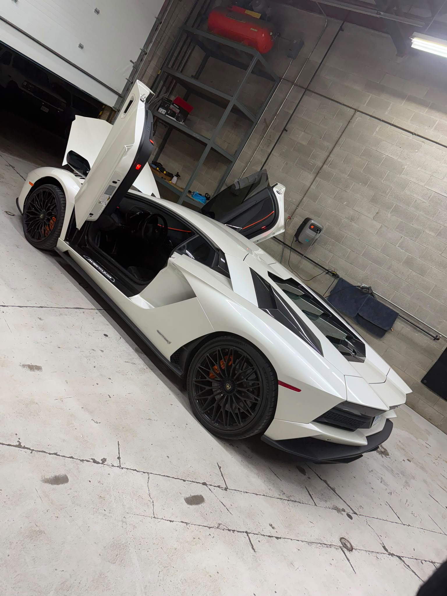 Lamborghini Aventador S — Scissor Doors & Frunk Open Studio